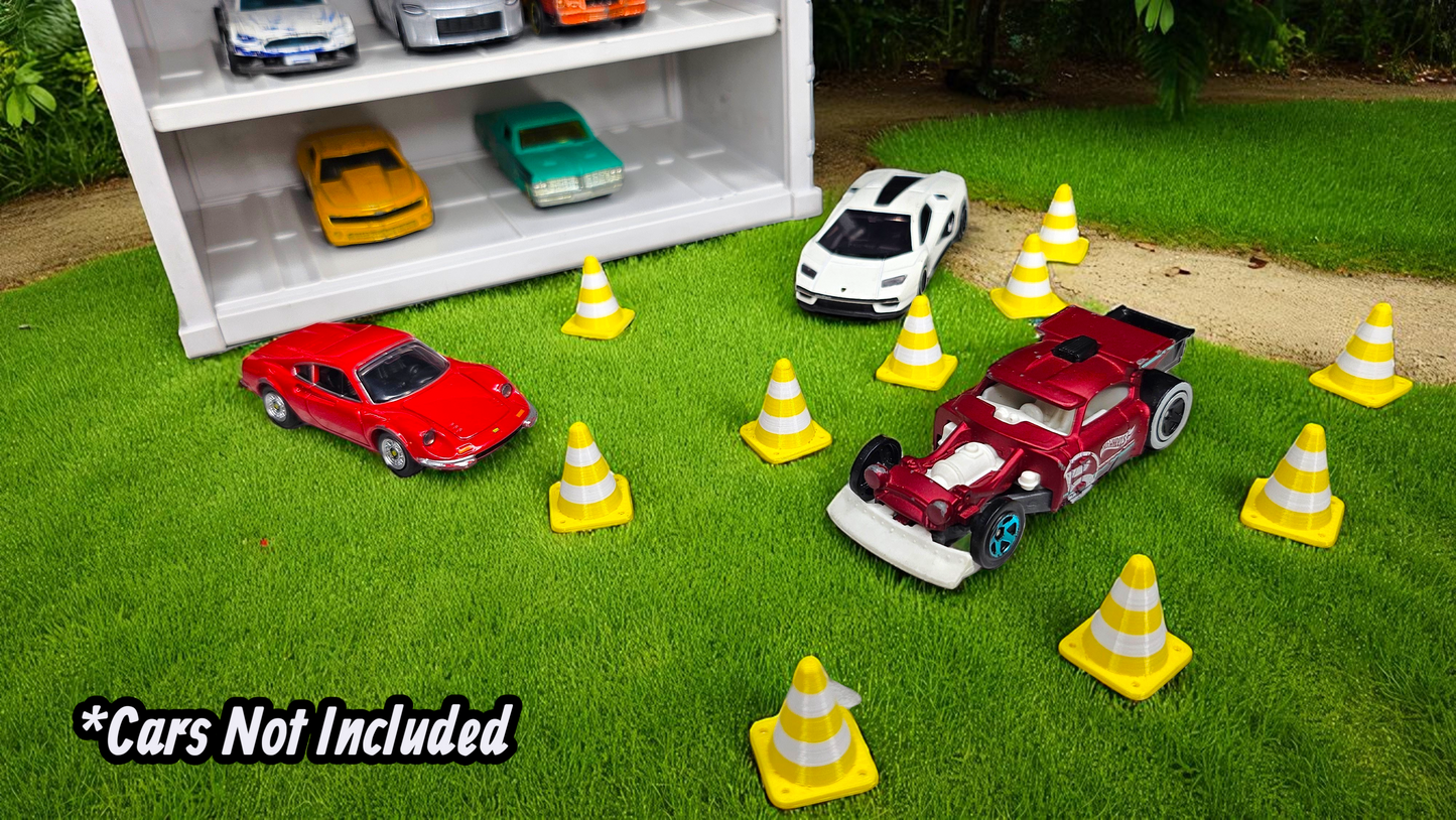 Miniature Traffic Cones Set (2.5 cm Height) - Stackable Tiny Road Cones for Dioramas, Hot Wheels Displays & Desk Decor Sentosa
