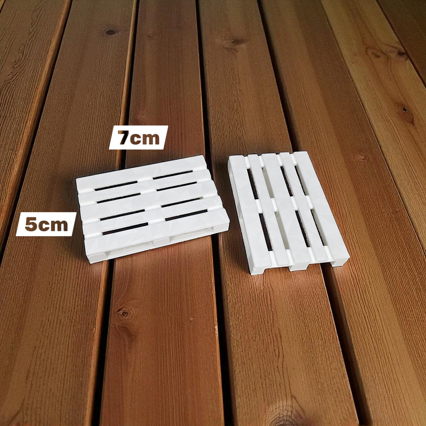 Miniature Wooden Pallets Set (Pack of 4) - 5 cm x 7 cm Scale Pallets for Dioramas, Warehouse Displays & Miniature Scenes (2 Brown + 2 White) Sentosa