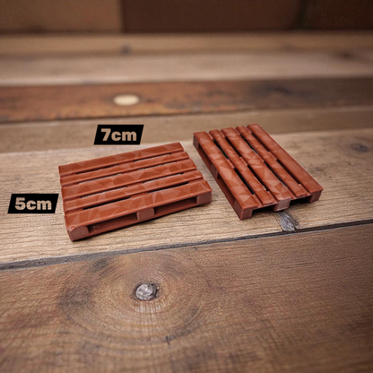 Miniature Wooden Pallets Set (Pack of 4) - 5 cm x 7 cm Scale Pallets for Dioramas, Warehouse Displays & Miniature Scenes (2 Brown + 2 White) Sentosa