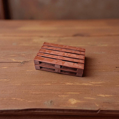Miniature Wooden Pallets Set (Pack of 4) - 5 cm x 7 cm Scale Pallets for Dioramas, Warehouse Displays & Miniature Scenes (2 Brown + 2 White) Sentosa