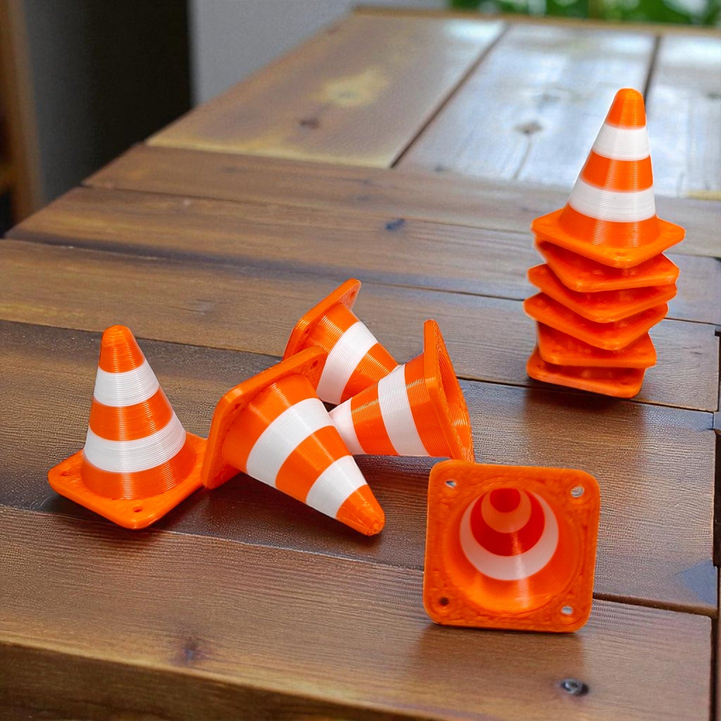 Miniature Traffic Cones Set (2.5 cm Height) - Stackable Tiny Road Cones for Dioramas, Hot Wheels Displays & Desk Decor Sentosa
