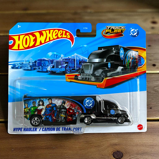 Original Hot Wheels Premium HYT56 - DC Hype Hauler Track Fleet (2025 Edition) Mattel