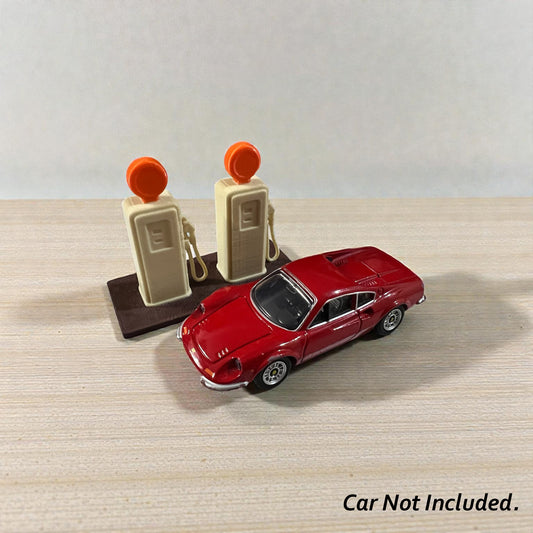 Miniature Vintage Fuel Pump Set - Tiny Petrol Pump Model for Dioramas, Desk Decor & Scale Displays (Car Not Included) Sentosa